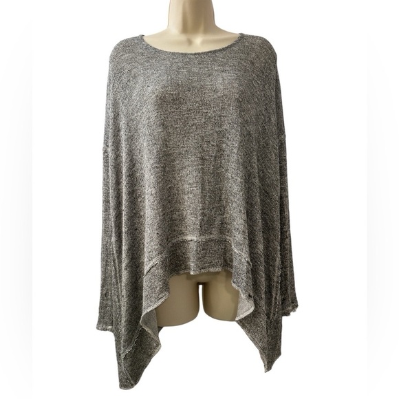 Free People/ We The Free Women’s Gray Asymmetrical Oversized Knit Top, Size XS - Picture 1 of 10